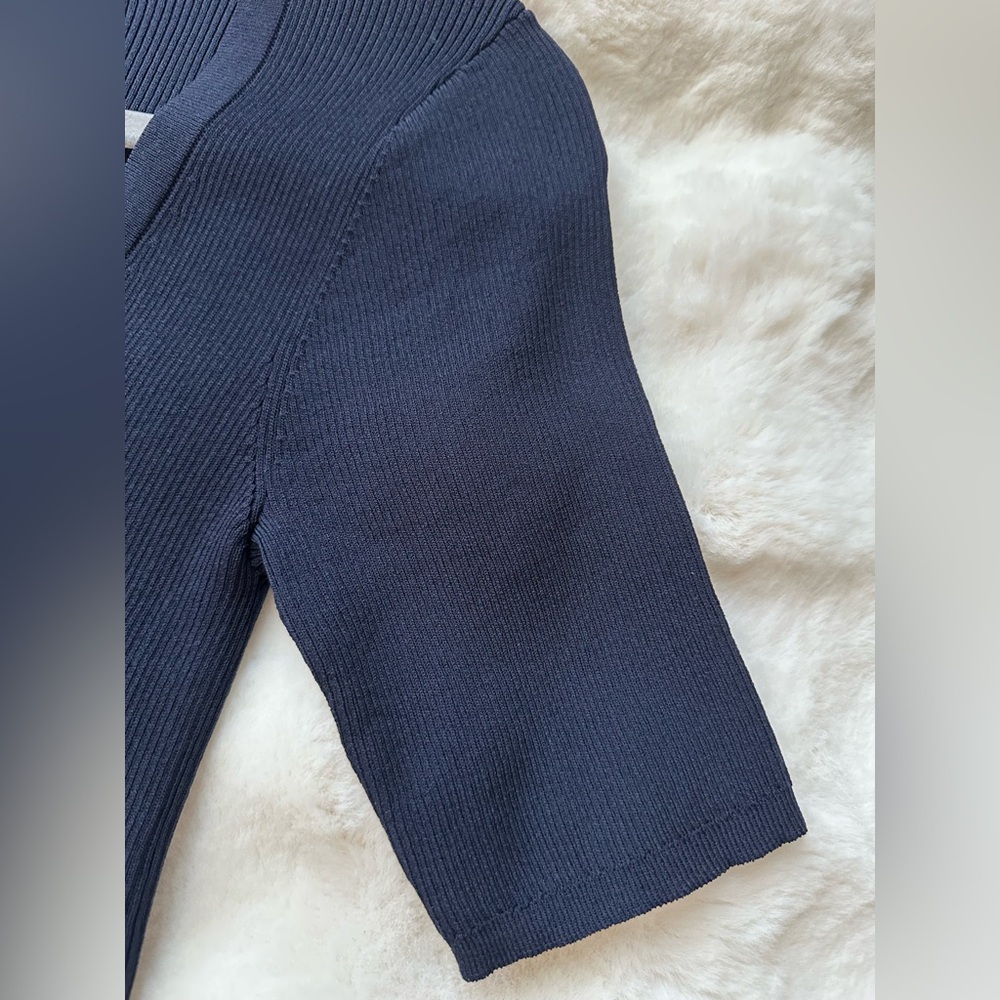 Classic OAK + FORT Navy Blue Knit Stretch Bodycon Fit Short Sleeve Sweater Top-M - Picture 4 of 9